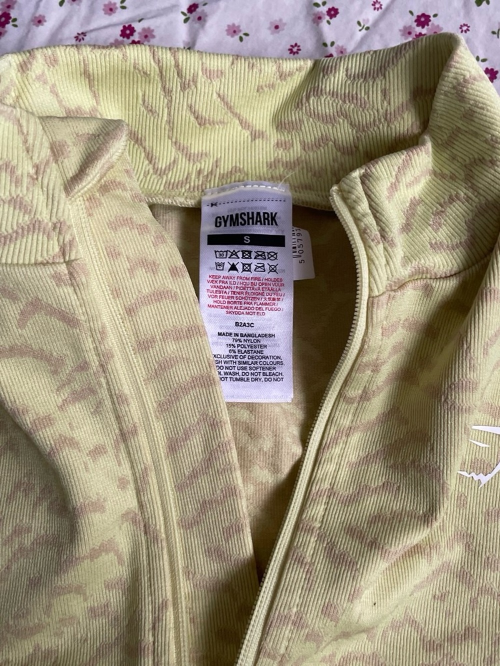 Gymshark Yellow and Light Beige Patterned Zip vest